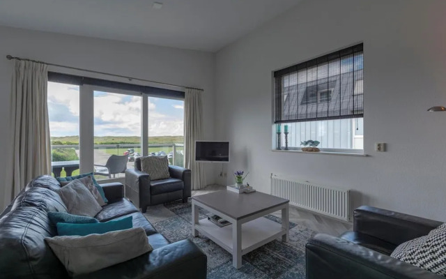 Beachside Apartment With Balcony
