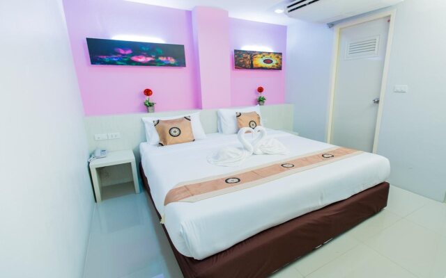 De Lux Bangkok Hotel