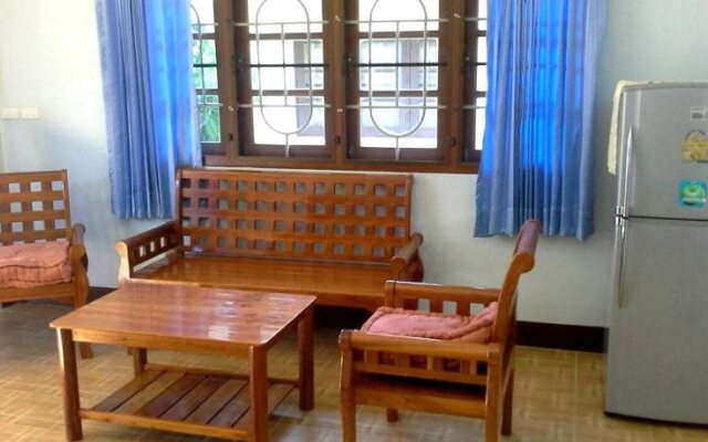 Krisada Beach Resort