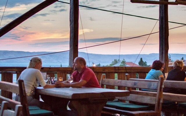 Sani Cesarica in Cesarica