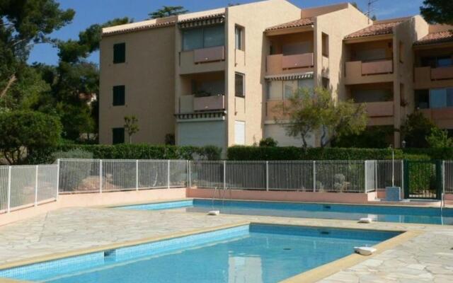 Studio avec piscines à 500m de la plage