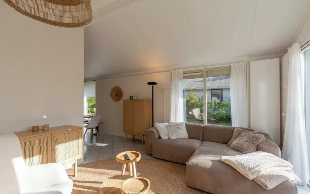 Holiday Home in Park De Watersnip Near Beach