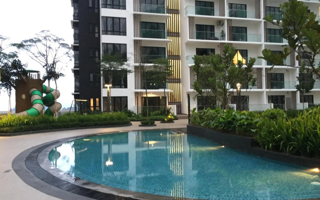 12pax Golden Shine Homestay @Midhills Genting