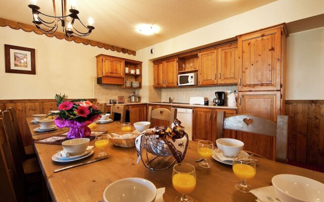 Rustic Apartment With a Fireplace and Wi-fi in Arc 2000
