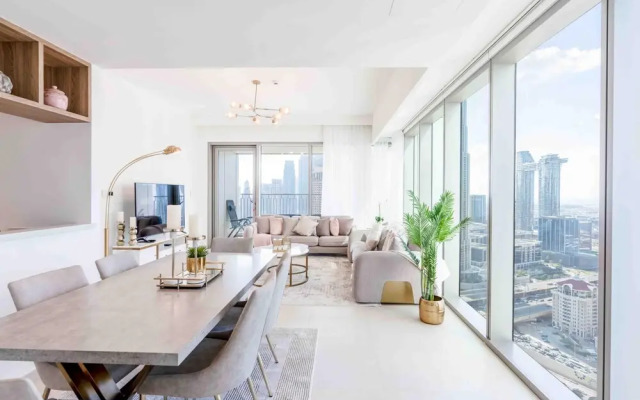 Regal 3BR Maid w Burj Khalifa View Balcony