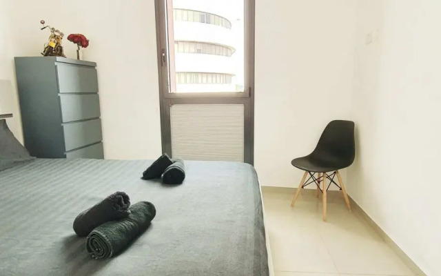 Bedroom Apartment with Balcony and City Views