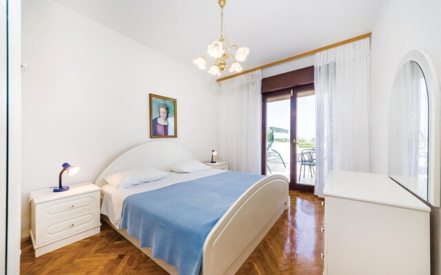 Nice Home in Sukosan With Wifi and 6 Bedrooms