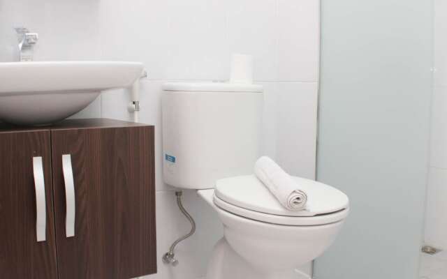 Homey And Minimalist 2Br At Patraland Urbano Apartment