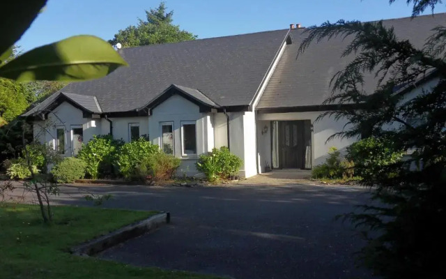 Ethan House Holiday Suites