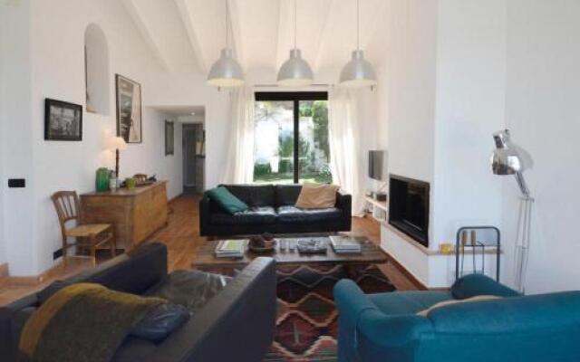 Ref 119. Casa Blanca