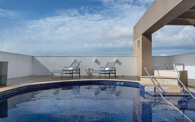 Golden Tower Maurílio Biagi