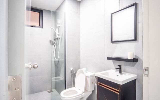 M Vertica KL by Airhost