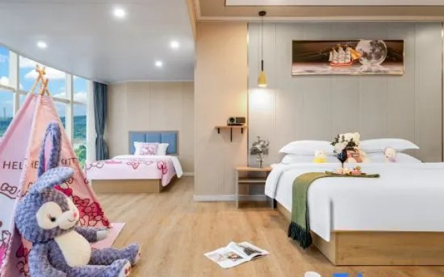 Xuancheng Fenglai Hotel (Wanling Lake Scenic Area Wanda Plaza)