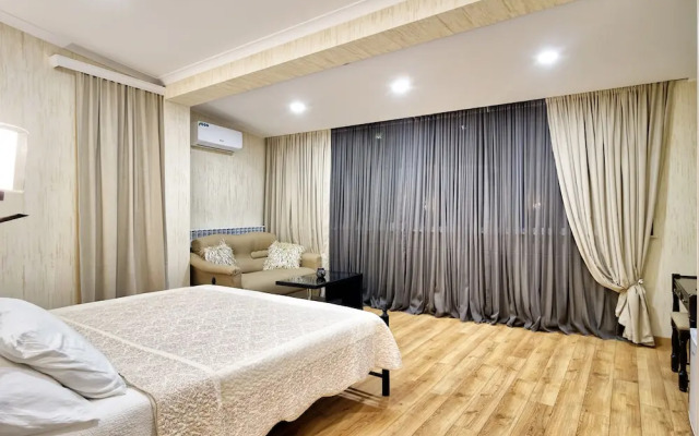 Q&B Hotel