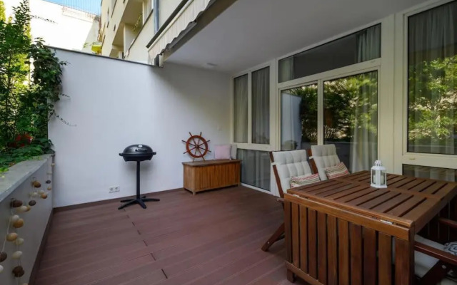 Designer City Studio w/XL balcony