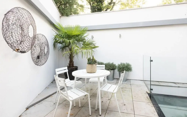 3 Bedroom House with Ensuites and Garden
