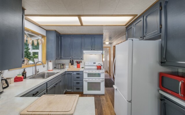 Chiwawa River Chalet 3 Bedroom Home by NW Comfy Cabins by RedAwning