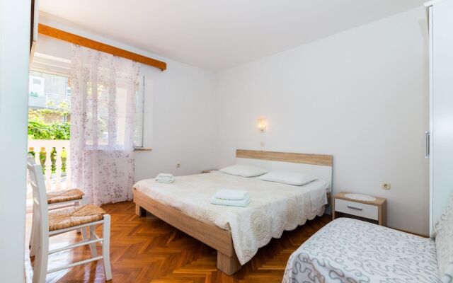 Rooms Holiday Vibes