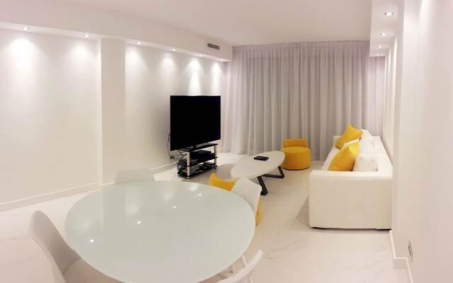 Luxurious 3 Bedroom Apt at La Croisette