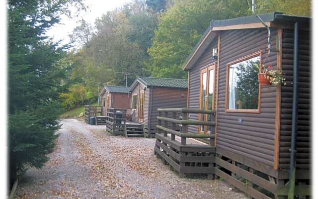 The Raddle Inn Log Cabins