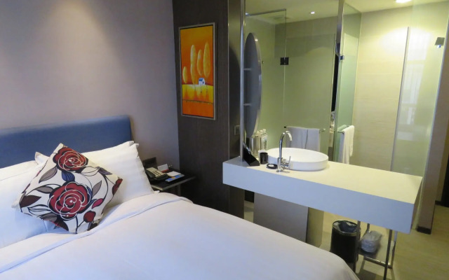 CHECK inn Taipei Xinyi