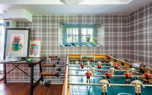 Villa Alfonso, Luxury Villa In Midtown, Parking