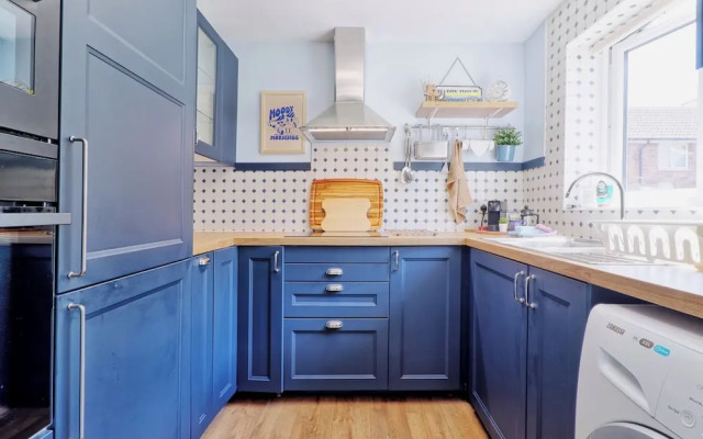 Tranquil Garden Retreat in Buckhurst Hill