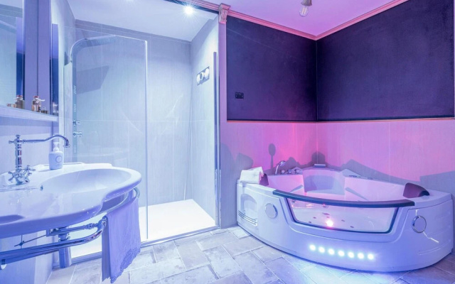 Amazing Home in Pescia With 3 Bedrooms, Jacuzzi and Wifi