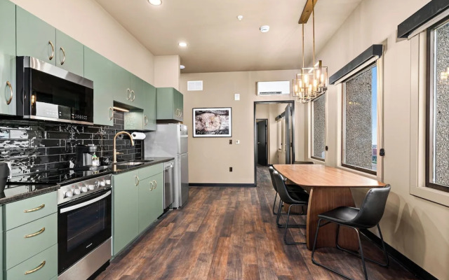 Force on 5th Avenue Hotel