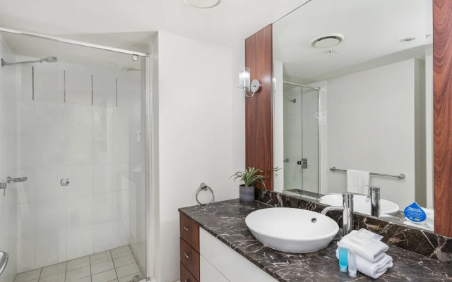 Chevron Renaissance - HR Surfers Paradise