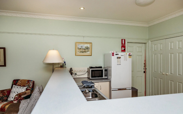 Country Pathfinder Motor Inn