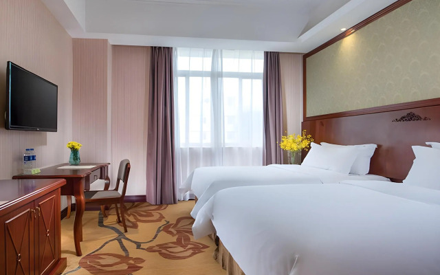 Vienna Hotel Guangzhou Panyu Chimelong Shiqiao Metro Station