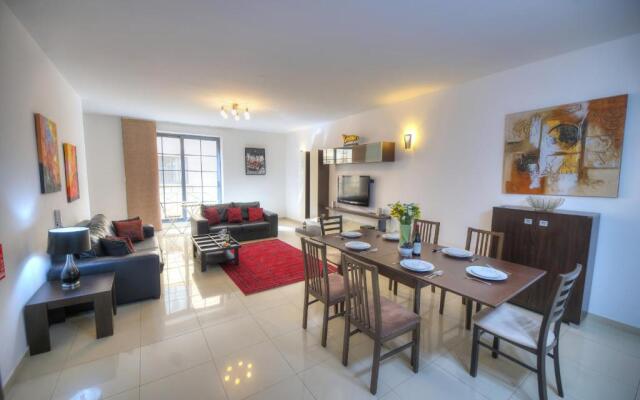 Large 3 bedrooms steps away from Balluta Bay BCAM2-1