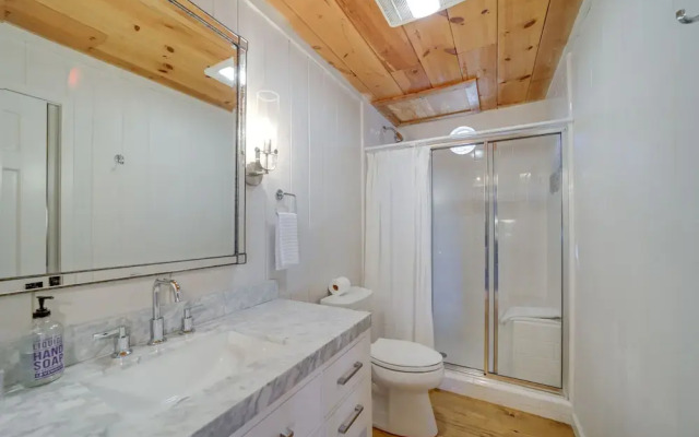 Stunning Cashiers Vacation Home w/ Mountain Views!