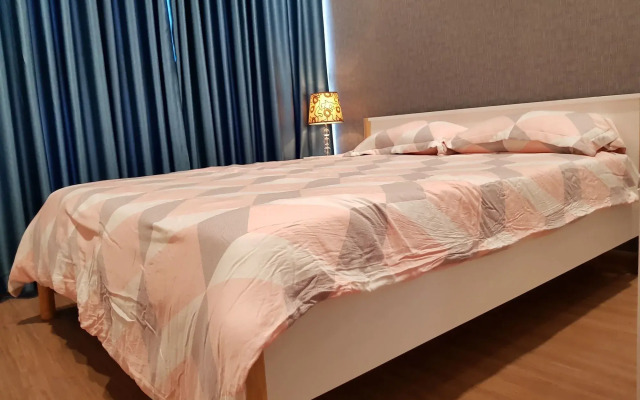 Central Park 1 Bedroom Apartment