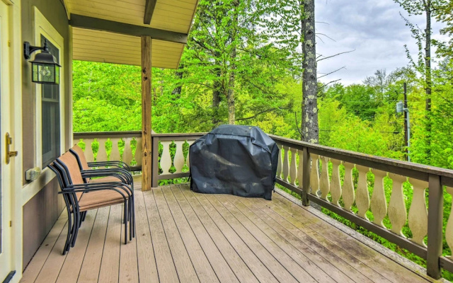 Spacious Bartlett Home w/ Fireplace + Kitchen