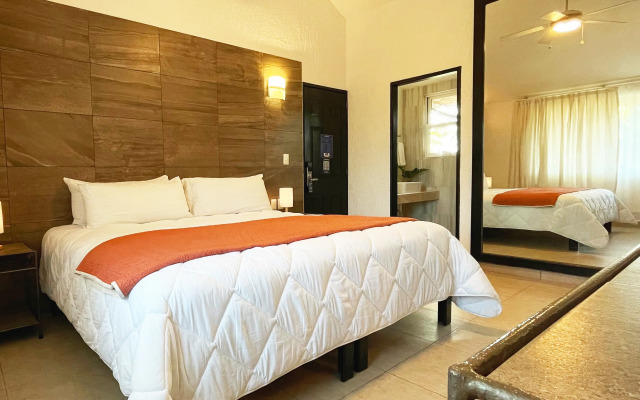 Отель Tukan Hotel Playa del Carmen