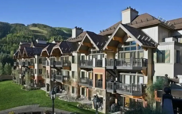 Ski In, Ski Out Studio Condo in the Heart of Lionshead Village with Hot Tubs and Pool