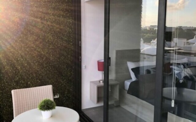 Menesse City Condo 1409