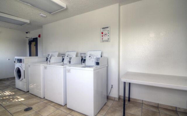 Motel 6 Orlando, FL - International Dr