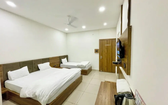 Hotel Govindam Inn - near Temple