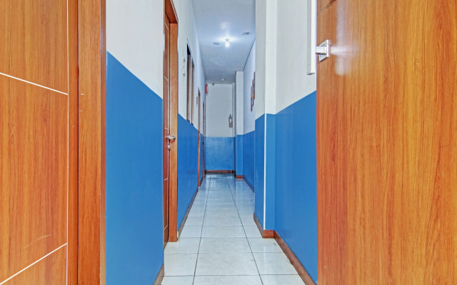 RedDoorz near Mall Of Indonesia