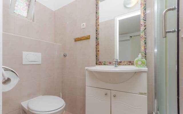 Apartments and Rooms Meri