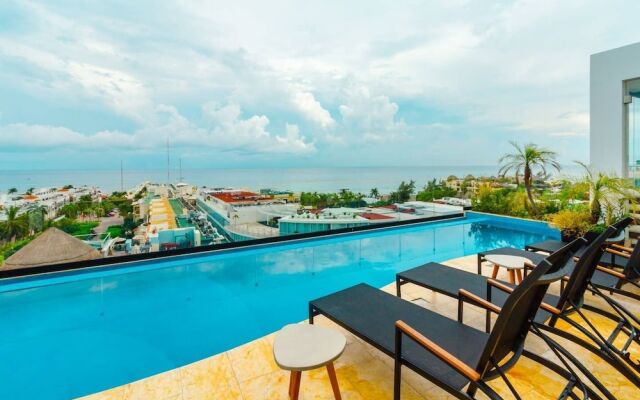 Amazing Studio, Best Location, AC, Beach!