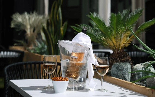 Hôtel Restaurant Le Nelio