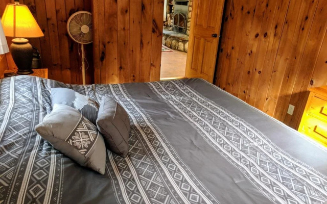 Gunflint Lodge & Outfitters