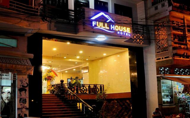 Full House Hotel