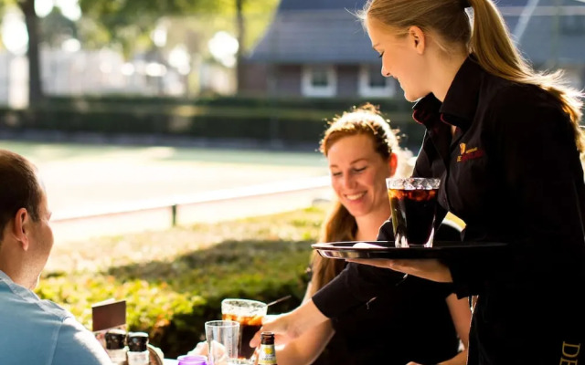Family Villa + Sauna & Sunroom