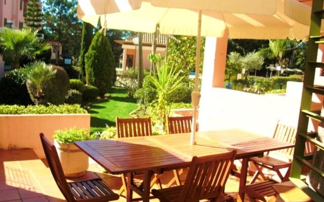 House With 3 Bedrooms in Islantilla, Huelva, With Pool Access and Encl