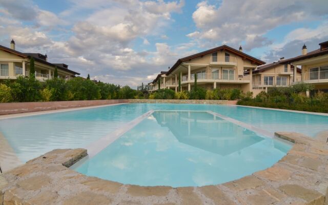 Sirmione Halldis Apartments